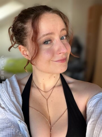 Twostonelol nude photo 6