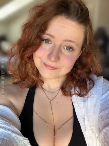 Twostonelol nude photo 5