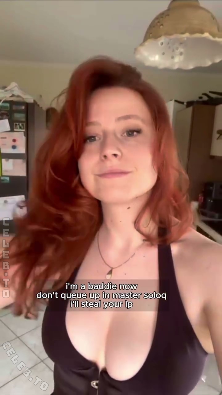 Twostonelol nude photo 2