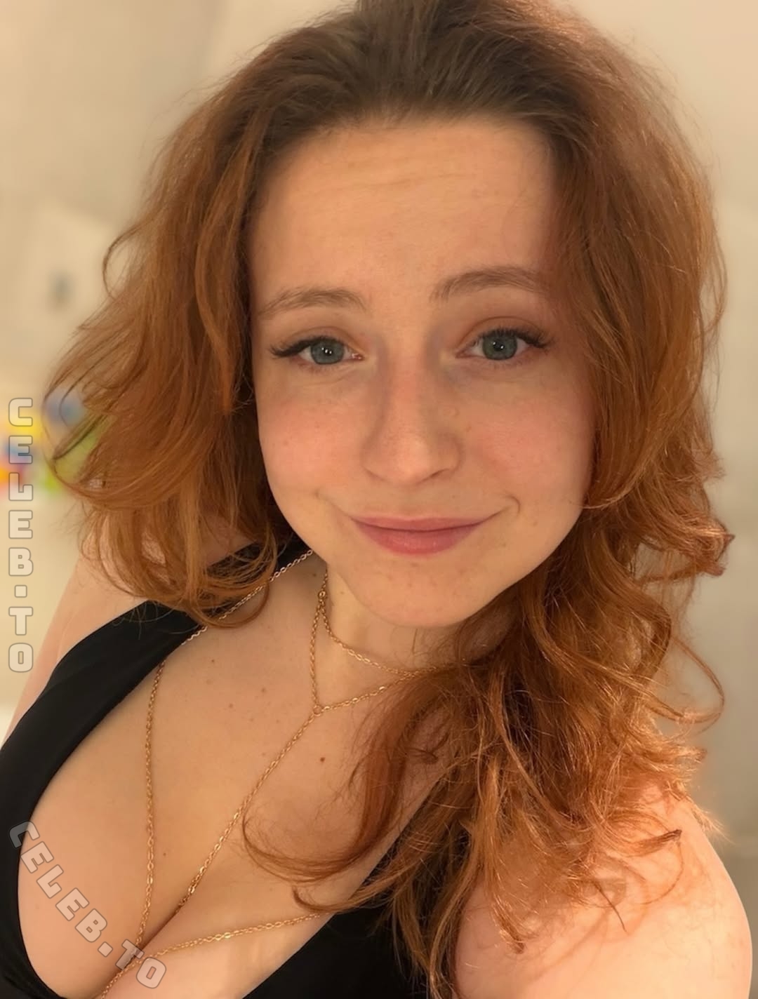 Twostonelol nude photo 4