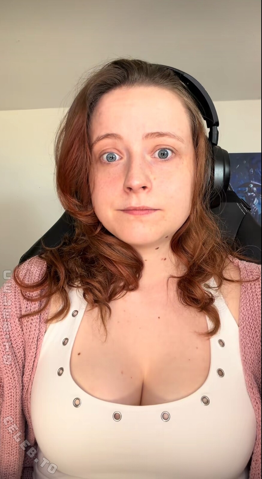 Twostonelol nude photo 1