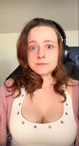 Twostonelol photo 1