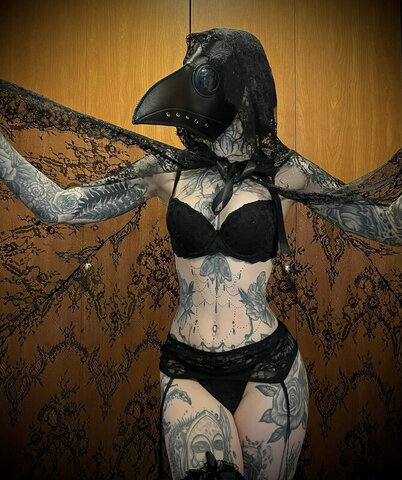 Tyniquewebster New (1 photo)