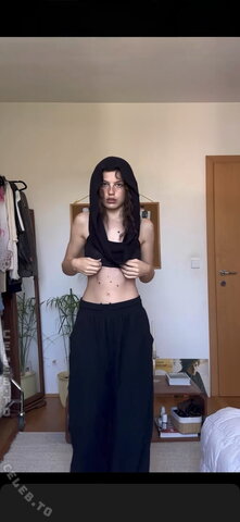 Tynnamaus nude photo 9