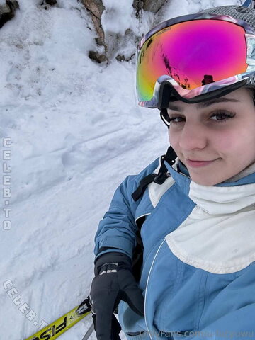 U-lucyuwu nude photo 98