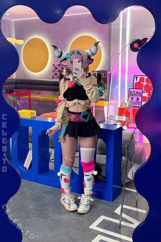 Umeko J photo 3