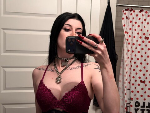 unhingedray photo 2