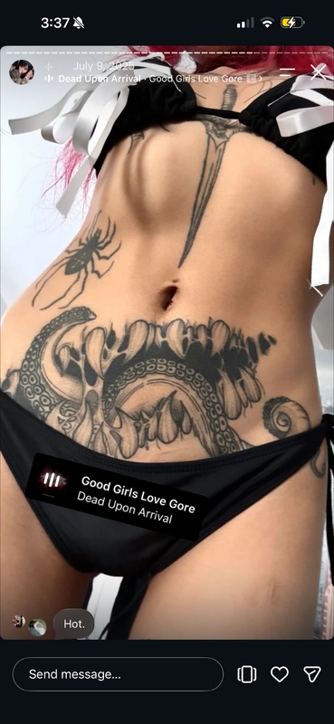 Unirvse nude photo 2