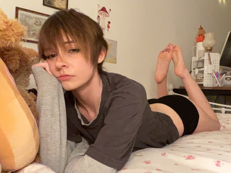 Unsol.iel nude photo 1