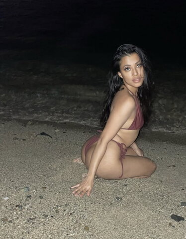 urjavert nude photo 6