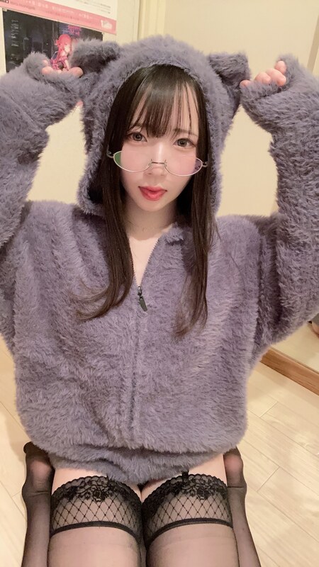 Utatane Sui nude photo 3