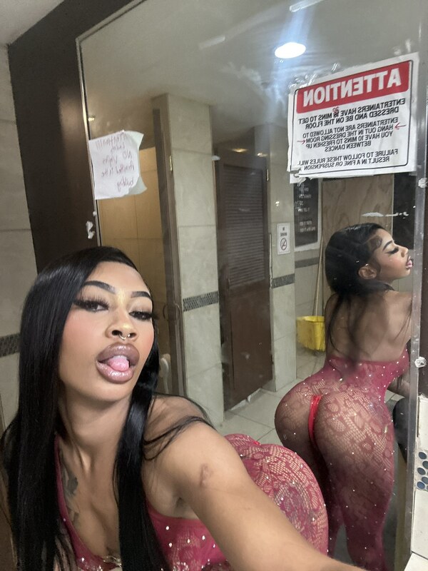 v4mp4ngel nude photo 13