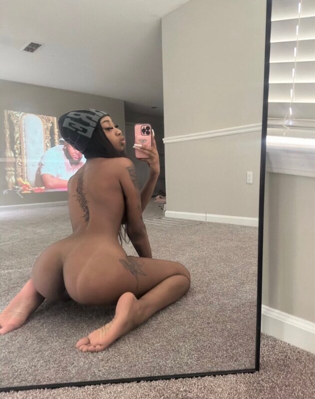 v4mp4ngel nude photo 23