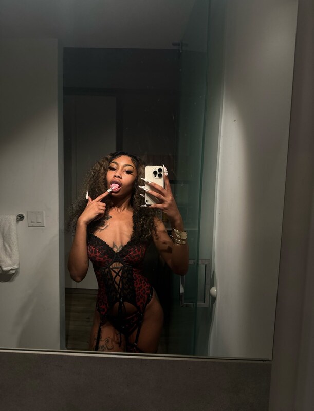 v4mp4ngel nude photo 26