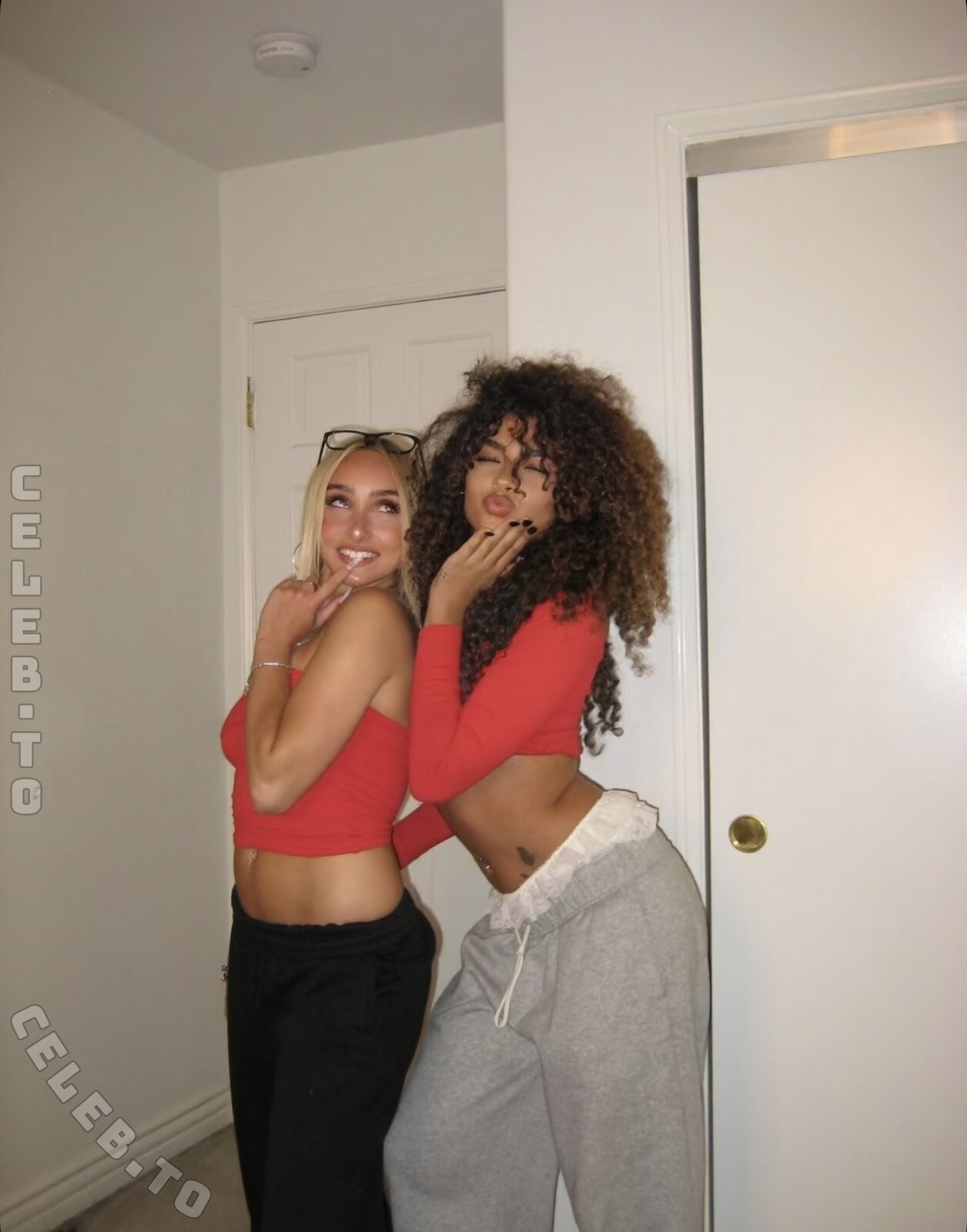 V7ena nude photo 13