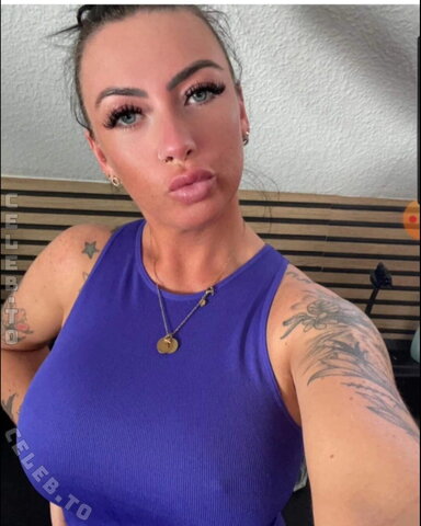 Vaja91 / vanessa_janine91 nude photo 31