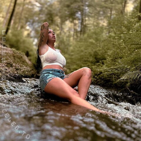 Vaja91 / vanessa_janine91 nude photo 24