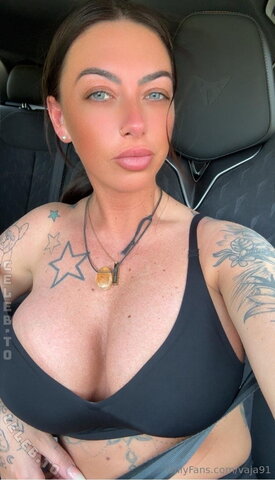 Vaja91 / vanessa_janine91 nude photo 16