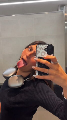 Valeenerea nude photo 32