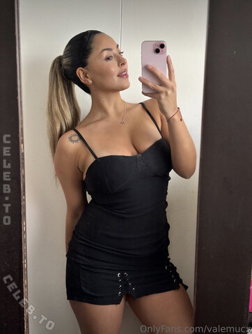 valemucx nude photo 3