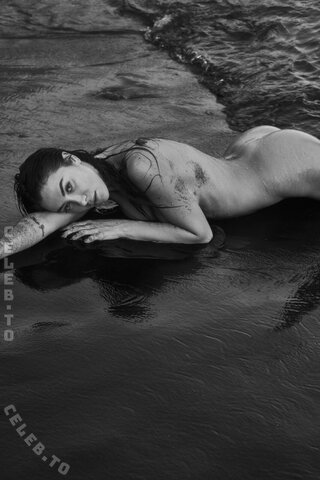 Valentina Fradegrada nude photo 14