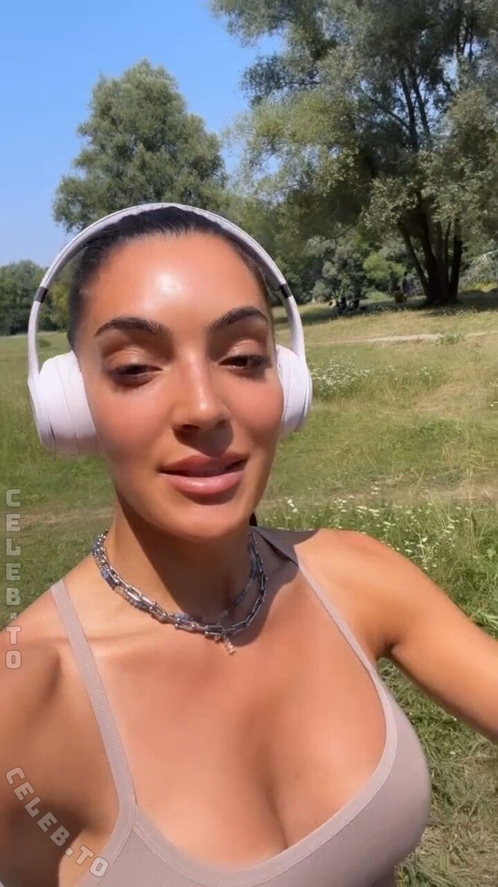 Valentina Maceri nude photo 4