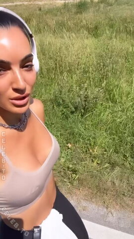 Valentina Maceri nude photo 3