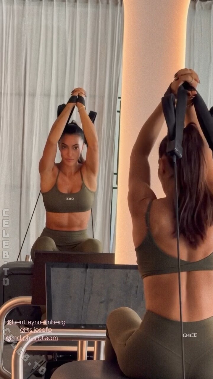 Valentina Maceri nude photo 6