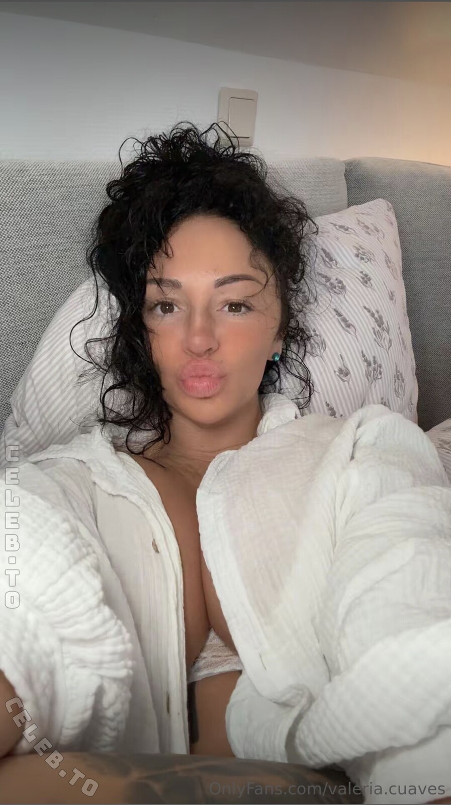Valeria Cuaves nude photo 1