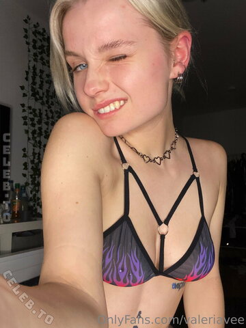 valeriavee nude photo 17