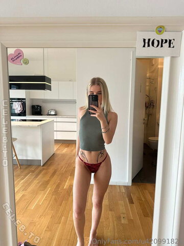 valeriavee nude photo 11