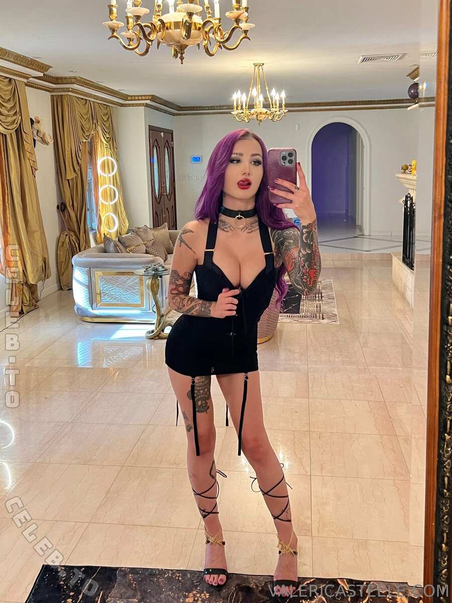 Valerica Steele nude photo 6