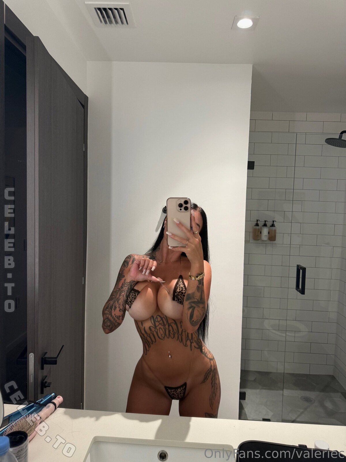 Valerie Cossette nude photo 5