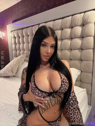 Valerie Cossette Hot (1 photo)