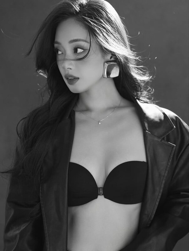 Valerie Dewi nude photo 3