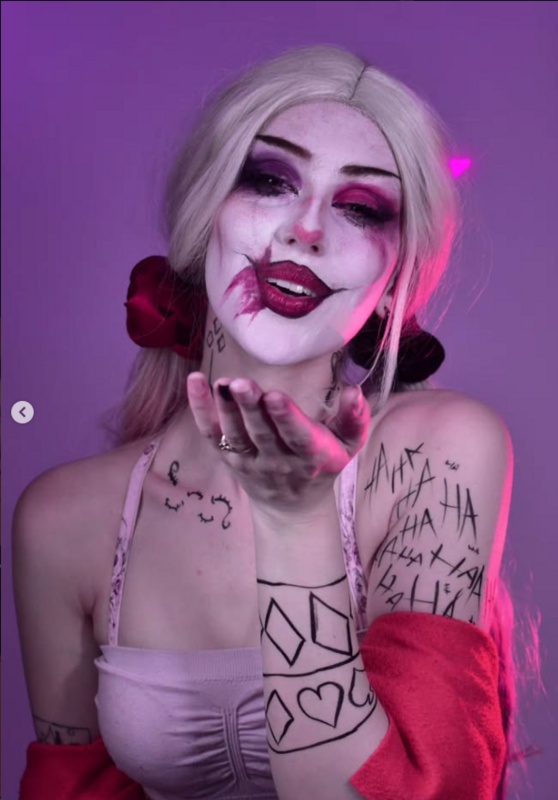 ValiantF0x nude photo 10