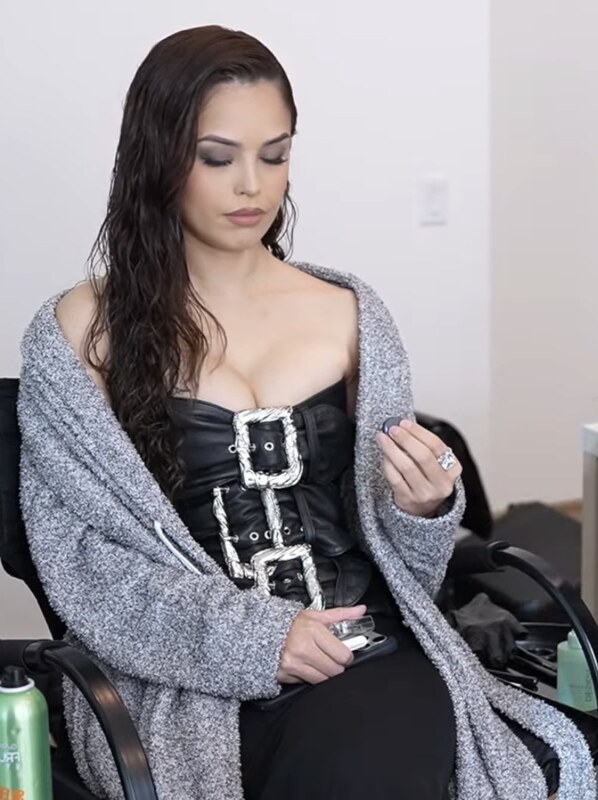 Valkyrae nude photo 9
