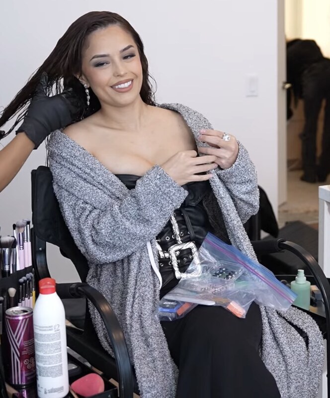Valkyrae nude photo 15
