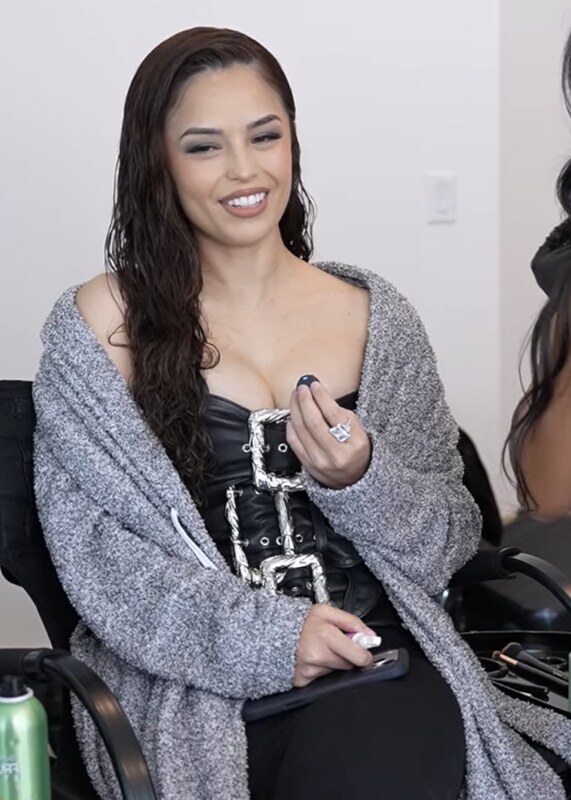 Valkyrae nude photo 17