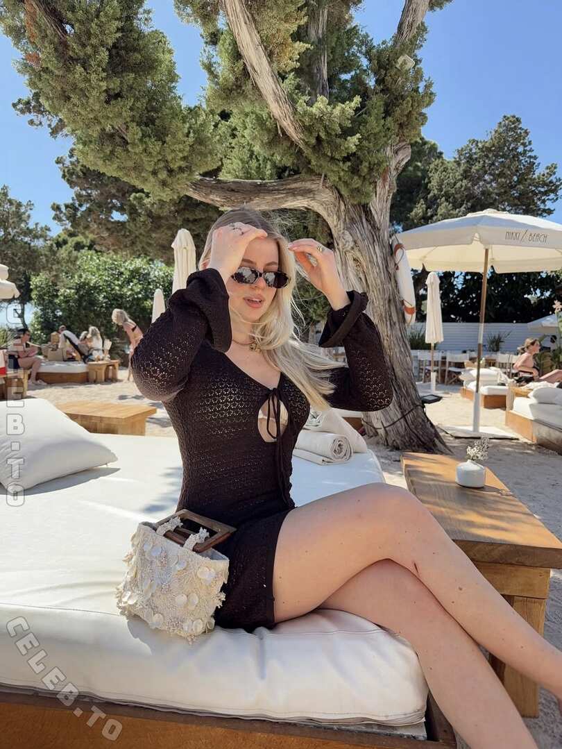 Vallixpauline nude photo 3