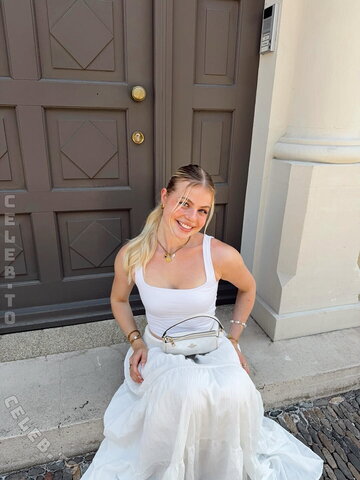 Vallixpauline nude photo 11