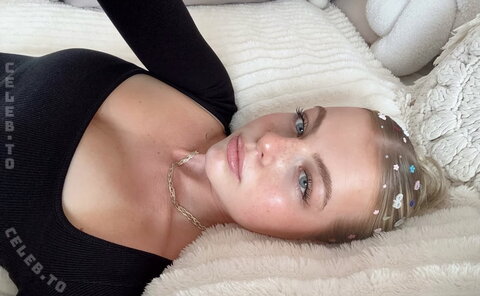 Vallixpauline nude photo 1