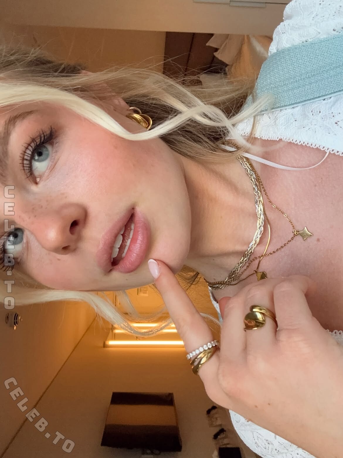 Vallixpauline nude photo 3