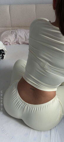 valonaash nude photo 120