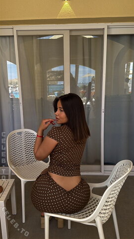valonaash nude photo 36
