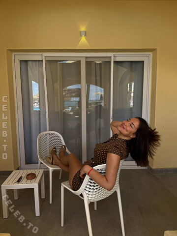 valonaash nude photo 31