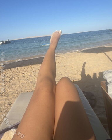 valonaash nude photo 21