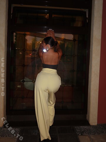valonaash nude photo 8