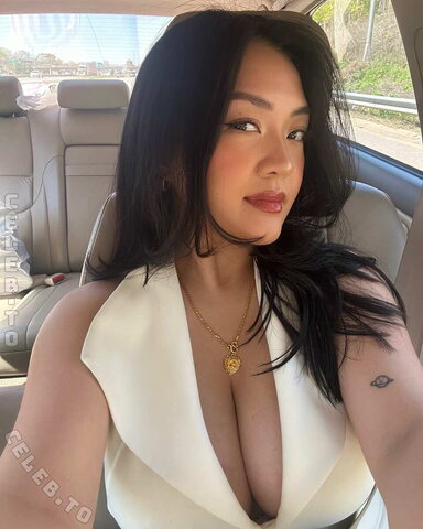 vamiithao – She has no nudes as far as I know but she's really hot
