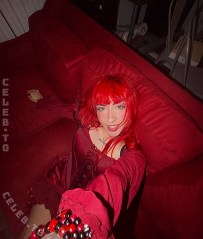 Vana nude photo 3